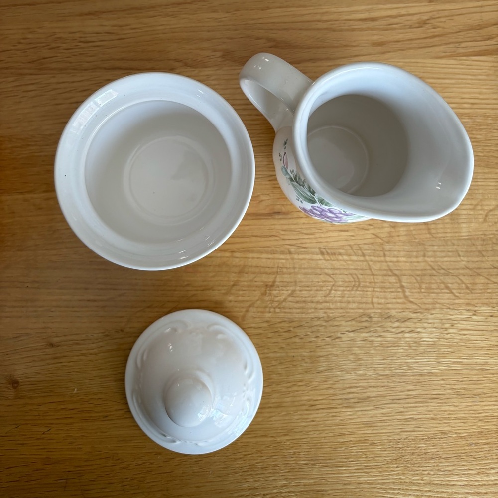 Pfaltzgraff Sugar & Creamer Set - Picture 2 of 5